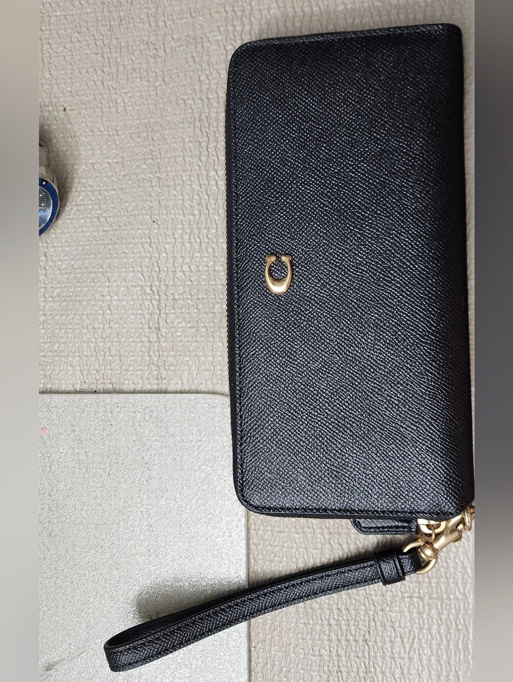 NWOT Coach Black Pebbled Leather Zip Wallet with Gold 'C' Logo